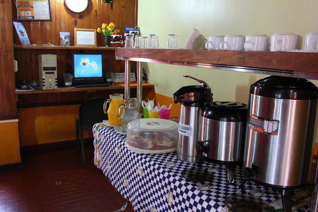Residencial Noelia Hostel Пуерто-Іґуасу Екстер'єр фото