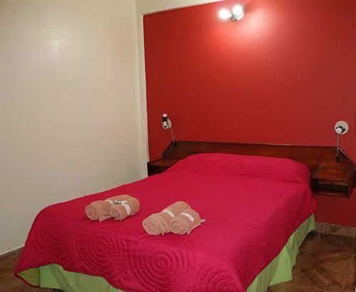 Residencial Noelia Hostel Пуерто-Іґуасу Екстер'єр фото