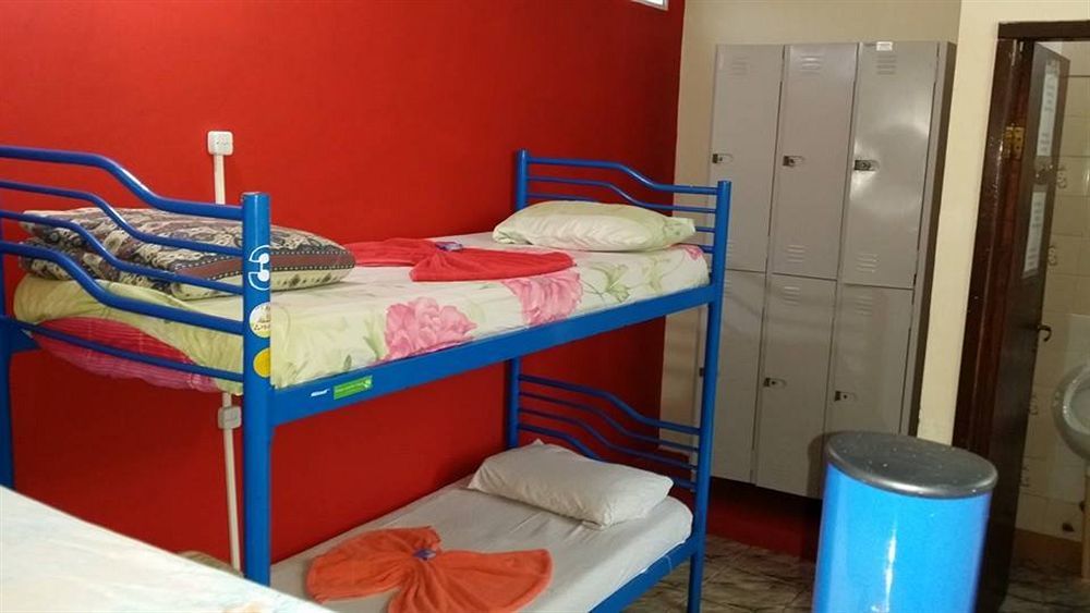 Residencial Noelia Hostel Пуерто-Іґуасу Екстер'єр фото