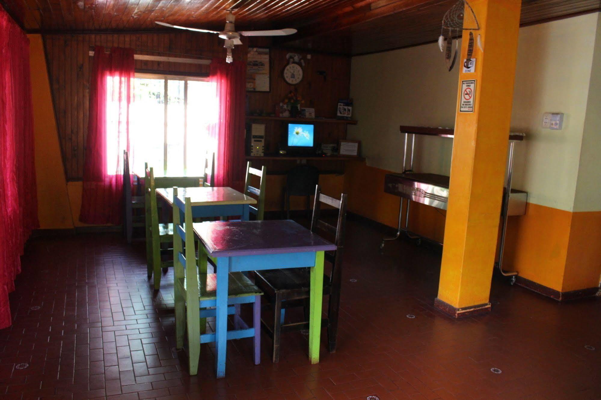 Residencial Noelia Hostel Пуерто-Іґуасу Екстер'єр фото
