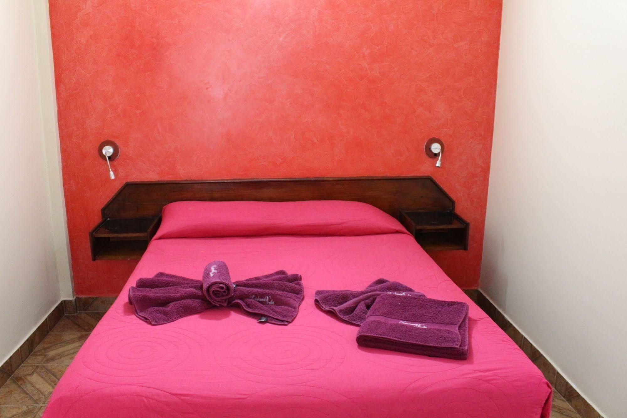 Residencial Noelia Hostel Пуерто-Іґуасу Екстер'єр фото