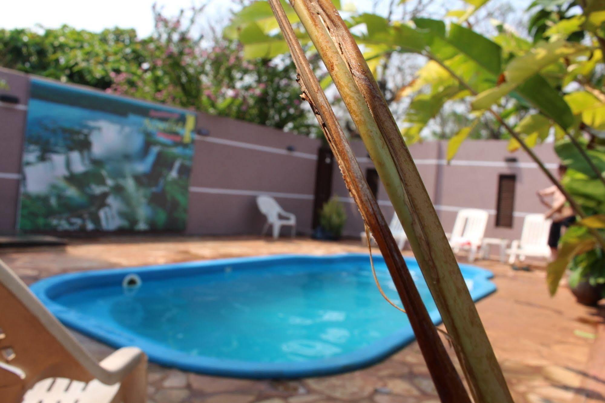 Residencial Noelia Hostel Пуерто-Іґуасу Екстер'єр фото