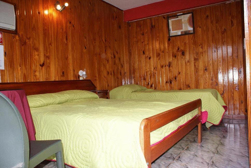 Residencial Noelia Hostel Пуерто-Іґуасу Екстер'єр фото
