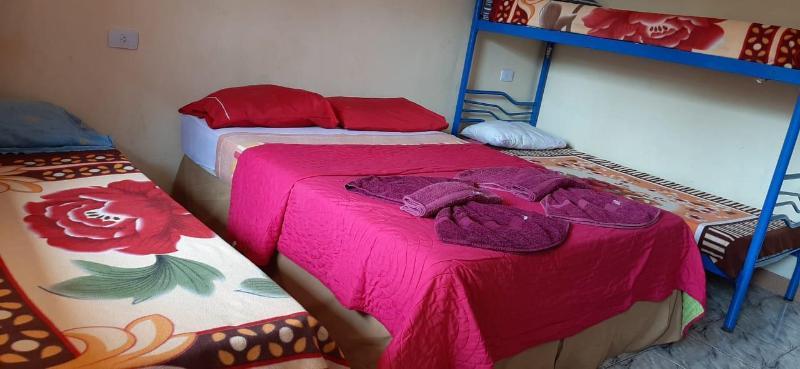 Residencial Noelia Hostel Пуерто-Іґуасу Екстер'єр фото